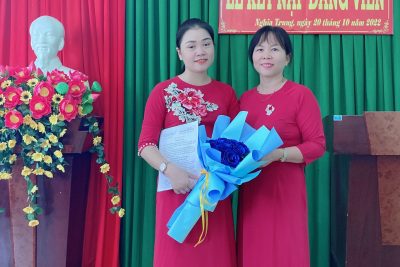 Lễ kết nạp đảng viên của trường MN Nghĩa Trung